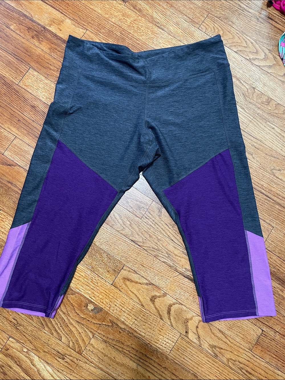 Champion Gray Capri Leggings with Purple Colorblock Panels